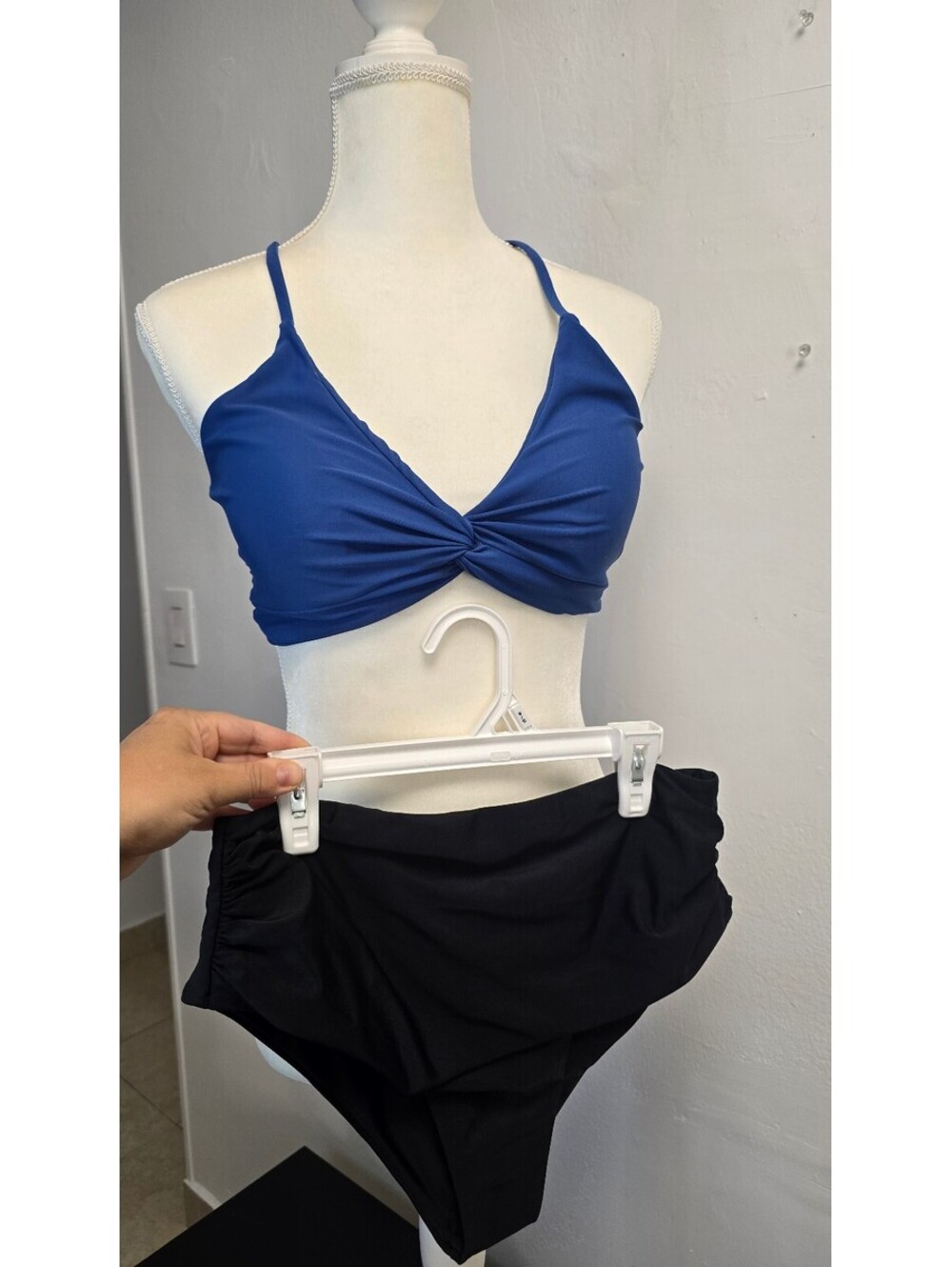 Miraclesuit Women’s Two-Piece Swimsuit Size 8 – Blue Twist Bikini Top & Black